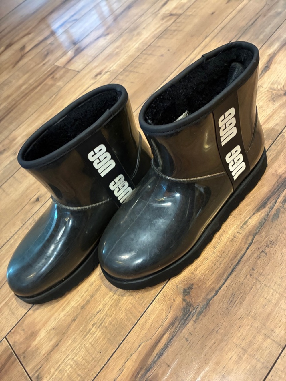 UGG Classic Clear Mini Waterproof Size 8 Black